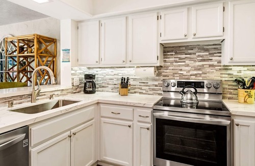 Kailua-Kona Condo | 🏖️Ground Floor Kona Condo | Ocean View + Central A/C