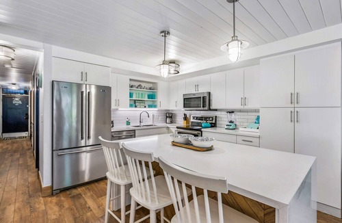 Kihei Condo | GROUND FLOOR, RENOVATED, AC ALL ROOMS, PICKLEBALL COURTS, AND STEPS TO BEACH