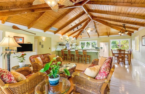 Wainiha House | Haena Home - Walkable to Tunnels Beach! 50 Steps to Private Beach