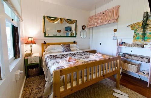 Hilo House | Hale Kawehi BnB Guesthouse In Quaint Downtown Hilo, Hawaii. PL-USE-2022-000007