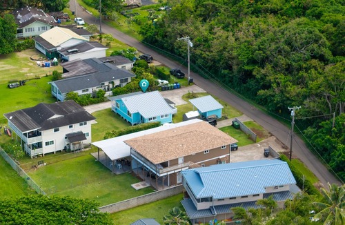 Ka'a'awa House | Hale Kekio Relaxation Short Walk to Beach