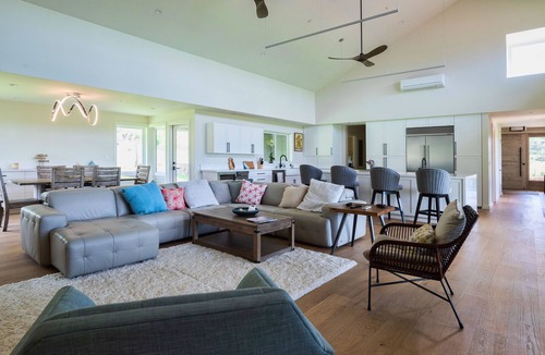 Pupukea House | Hale Laule'a North Shore Oahu Estate Walk to Sunset Beach! 1 booking per 30 days