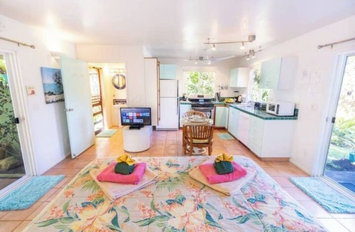 Haiku House | Haleakala Cottage - private hot tub, pool access