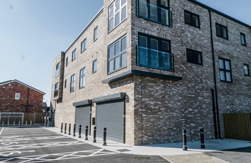 Cheadle Apartment | Heald Green Flat Near Airport & EV Charger