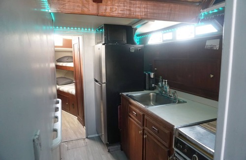 Edgewood Boat Rental | Heart of Providence - 42 ft. Heated House Boat
