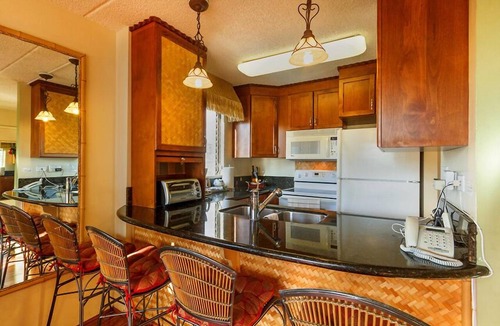 Waikiki Condo | HEART OF WAIKIKI 1 BR CRN, NOT A STUDIO, FREE PKG NO RESORT FEE BEACH ITEMS