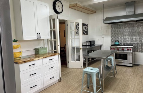 Makawao House | Historic 5-Bedroom Home in Upcountry Maui