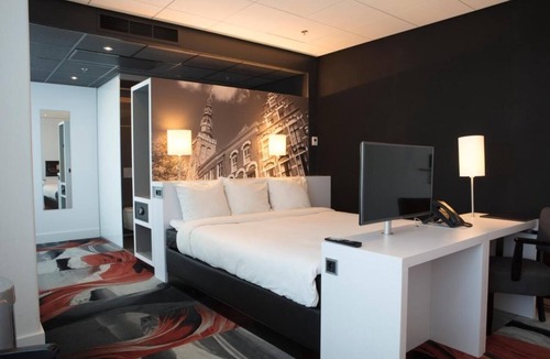 Leiden Hotel | Historic Leiden Room with Indoor Swimming Pool Near Cultural Sites