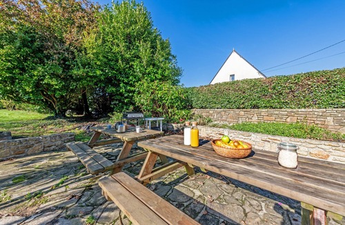 Saint-Pabu House | Holiday Home 'Ker Breizh - Saint Pabu - 14 Pers' with Private Terrace, Private Garden and Wi-Fi