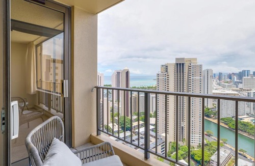 Waikiki House | Honolulu Condo Stay w/Balcony: Walk to Beaches!