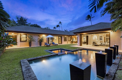 Kahala House | Honolulu - Contemporary Island home w/heated pool, spa Sleeps 11