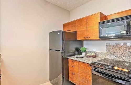 Downtown Honolulu Condo | Honolulu Penthouse with Stunning Harbor, Aloha Tower, and Ocean Views