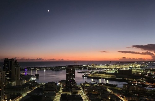 Downtown Honolulu Condo | Honolulu Penthouse with Stunning Harbor, Aloha Tower, and Ocean Views