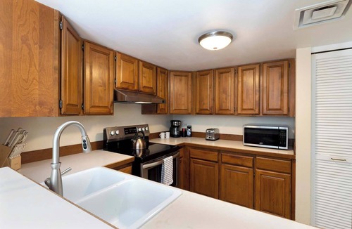 Kahaluu Bay Condo | Honu Hale | Minutes away from the beach!