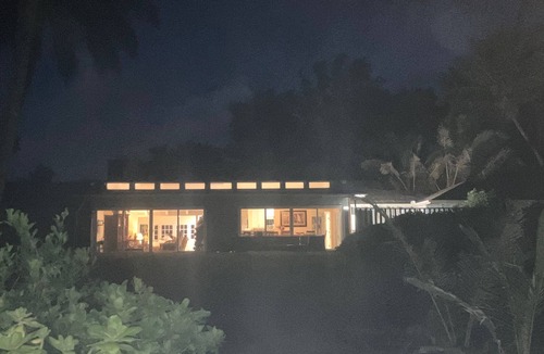 Anahola House | Huge 6 br/6 ba Beachfront, for big groups,A.C. accessible, in relaxed old Hawaii