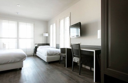 Municipality of Huizen Hotel | Ideal Urban Stay w/Onsite Dining | Scenic Goois Nature Reserve & Local Sites