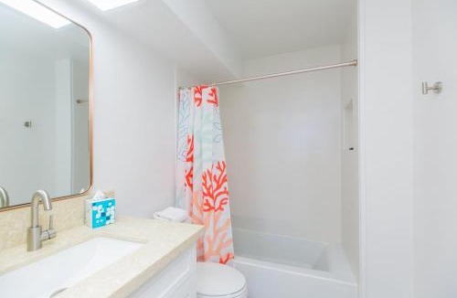 Waikiki House | Ilikai Marina 1684