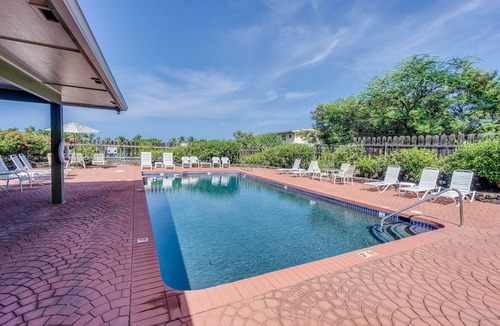 Kahaluu Bay Condo | Island Condo w/Partial Ocean View Lanai, Across Kahaluu Beach Park, Wifi