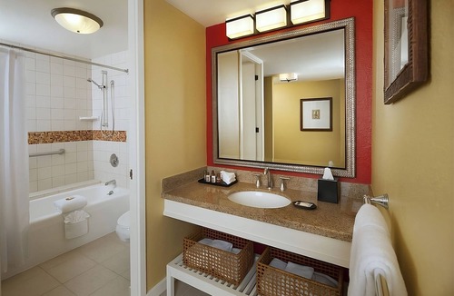 Keauhou Hotel | It's time for another adventure! Dining, Drive to Hawaii Gateway Energy Center