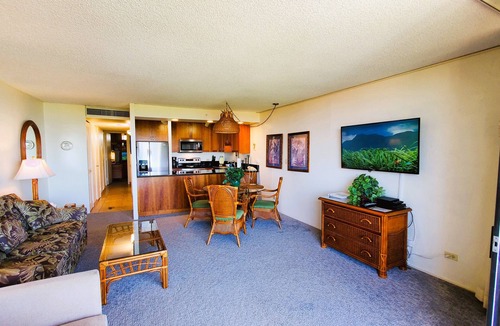 Honokowai Resort | Ka'anapali Shores, Ocean views, great location. Inquire for discounted rates!