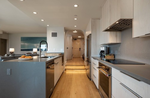 Kaanapali Condo | Kaanapali Alii: Recently-renovated, Platinum-rated, with amazing top floor views