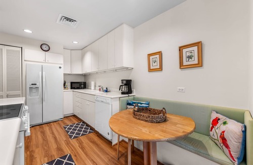 Waialae Iki Condo | Kahala Beach Villa: Condo w/Tropical Garden Views & Beach Access