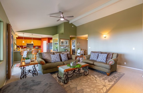 Kona Palisades House | Kailua-Kona 3-bedroom, 2-bath single-family home Ocean & Sunset View