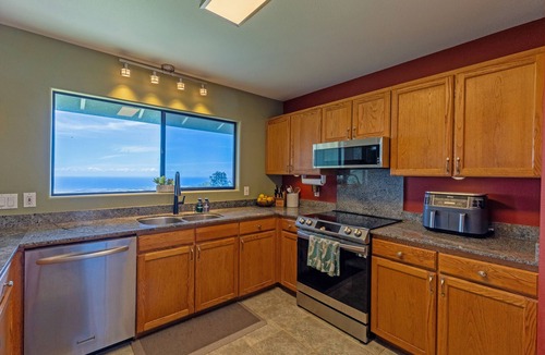 Kona Palisades House | Kailua-Kona 3-bedroom, 2-bath single-family home Ocean & Sunset View
