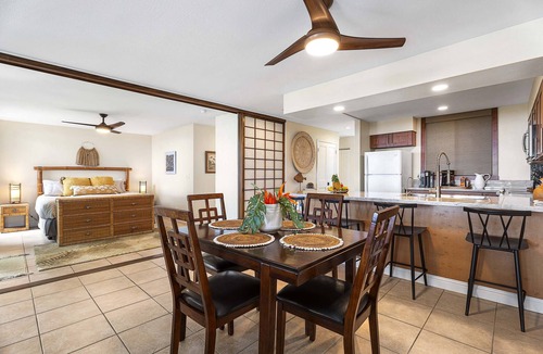 Kahaluu-Keauhou Condo | Keauhou Kona Surf & Racquet 2101: Oceanfront Condo Near Kahalu'u Snorkel Beach