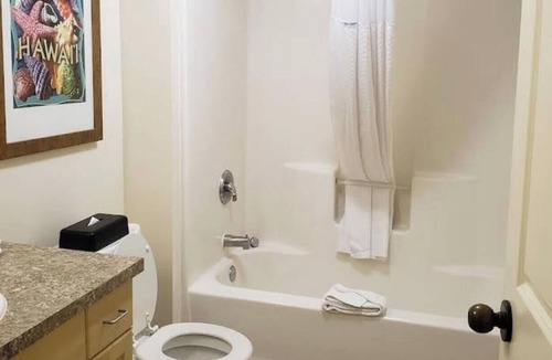 Kihei Resort | Kihei Resort Suite - Steps to Beach - Full Kitchen - Pool - Aug 9-16 Only
