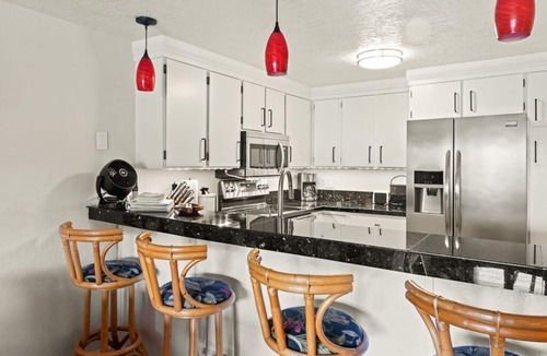 Waikoloa Village Villa | KING SIZE BED, SOLAR HEATED POOLS/SPAS, OCEAN VIEWS