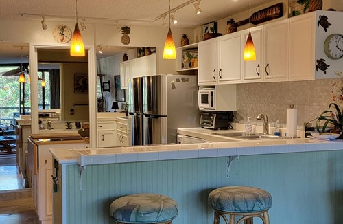 Historic Kailua Village Condo | Kona Pacific B311 - Quiet, comfortable & walking distance to Town and the beach