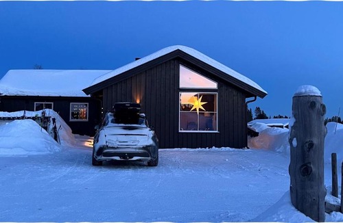 Trysil House | Koselig hytte - Trysilfjellet ski in og ski out 4 soverom, 2 bad, badstue, fiber bredbånd og Elbillader