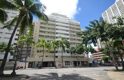 Waikiki Apartment | Kuhio Village 807 Newly Remodeled Waikiki Studio