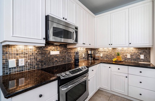 Kulalani House | 🏖️Kulalani 2BR Townhome | Beach Club Access + Pools
