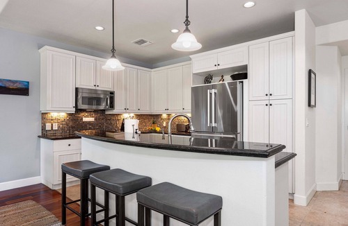 Kulalani House | 🏖️Kulalani 2BR Townhome | Beach Club Access + Pools