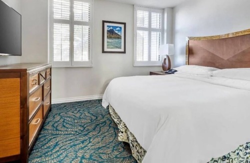 Waikiki Resort | Lagoon Tower By Hilton Grand Vacations, 1br Plus - Ocean View Suite