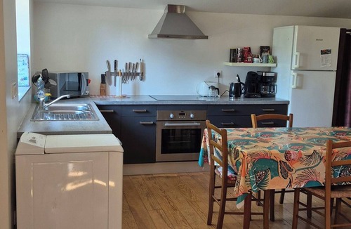 Barie Cottage | Large 70 m2 studio with mezzanine. 38 m2 terrace with views over the countryside.