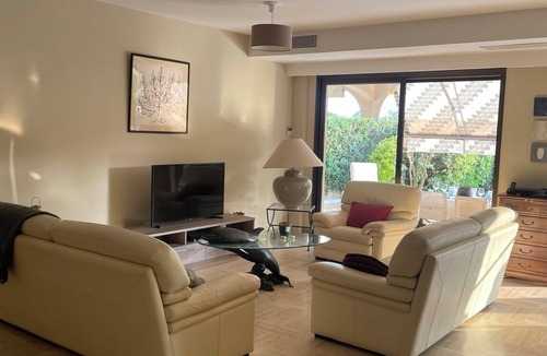 Villeneuve Loubet Beach Apartment | Large family apartment sleeps 8 - Beach, pool, terrace 100m2