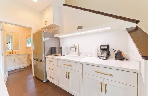 Kailua-Kona House | Last Minute Booking Sale! Luxury Retreat in Kona with Saltwater Pool