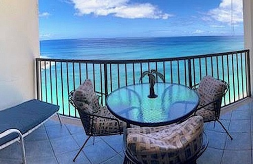 Makaha Condo | LEGAL BEACHFRONT CONDO-GREAT VIEWS!-FREE PKG/WIFI, POOL,HOT TUB,TENNIS/PICKLE 6