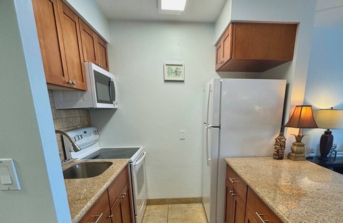Historic Lahaina Front Street Apartment | Legal STR Hotel Zoned Lahaina Shores Beachfront Ocean Views Oasis