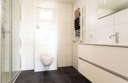 Nieuwerkerk aan den IJssel Ski Chalet | ✓ Leijhoeve at Parc de IJsselhoeve ✓ Holiday home for 4 persons ✓ Located in Nieuwerkerk aan den IJssel (Zuid-Holland) ✓ Holiday park next to the IJssel ✓ Book directly through the park