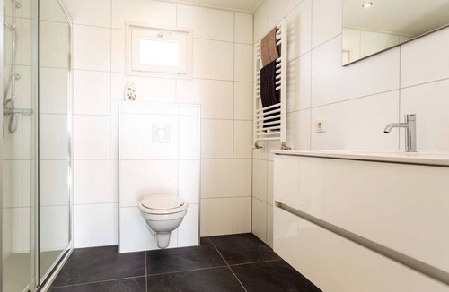 Nieuwerkerk aan den IJssel Ski Chalet | ✓ Leijhoeve at Parc de IJsselhoeve ✓ Holiday home for 5 persons ✓ Located in Nieuwerkerk aan den IJssel (Zuid-Holland) ✓ Holiday park next to the IJssel ✓ Book directly through the park