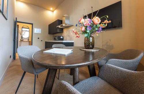 Breda Centrum Apartment | Located between Breda Central Station and the historic city centre, this 50m² apartment offers easy access to shops, restaurants, and Breda's main attractions.
