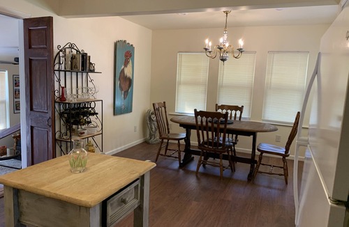Breaux Bridge House | Located in the heart of Breaux Bridge historic district, perfect for all events.