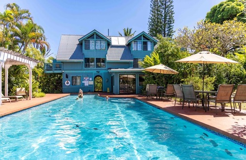 Huelo Resort | Lotus Room Farm Stay in Haiku on Road to Hana