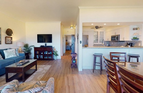 Wailua Condo | Luxe Beachfront Tropical Paradise