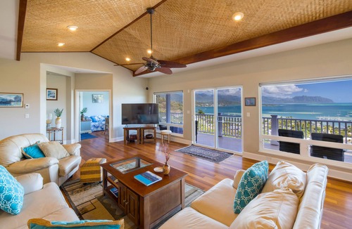 Kaneohe House | Luxurious, Private Hilltop Retreat with Postcard View - minutes to Kailua Beach