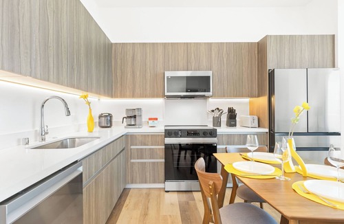 Ala Moana Apartment | Luxury 1-Bedroom Penthouse Overlooking Diamond Head
